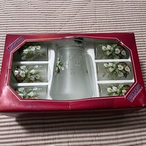 Vintage 2001 KIG Indonesian
Brilliant Frosted Glass
Victorian Lily Bouquet